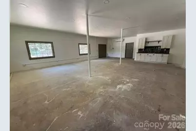1295 N Main Avenue, Newton, NC 28658 - Photo 3