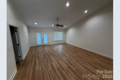302 E Boyd Street #Unit D, Maiden, NC 28650 - Photo 3