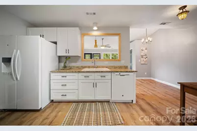 1040 Thorncrest Drive, Fletcher, NC 28732 - Photo 13