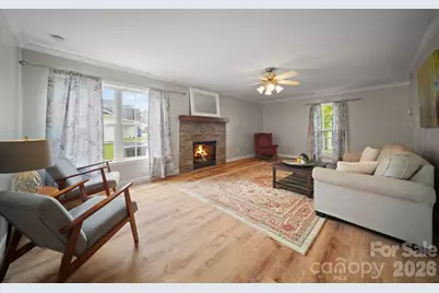 1040 Thorncrest Drive, Fletcher, NC 28732 - Photo 9