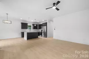 512 28th St SW, Hickory, NC 28602 - Photo 3