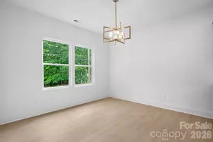 512 28th St SW, Hickory, NC 28602 - Photo 9