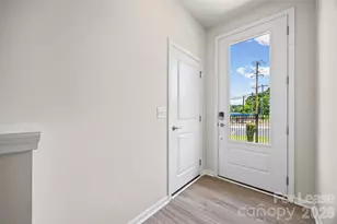 5640 Kingspan Dr, Charlotte, NC 28217 - Photo 5