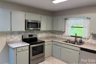 256A Bruce Rd, Mars Hill, NC 28754 - Photo 5