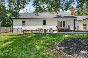 4124 Bridgewood Ln, Charlotte, NC 28226 - Photo 9