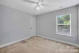10327 Barrands Ln, Charlotte, NC 28278 - Photo 17