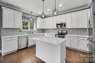 10327 Barrands Ln, Charlotte, NC 28278 - Photo 11