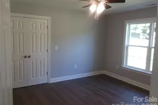 339 W 11th St, Oakboro, NC 28129 - Photo 15