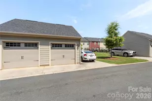 2023 Sage Park Dr, Charlotte, NC 28217 - Photo 43