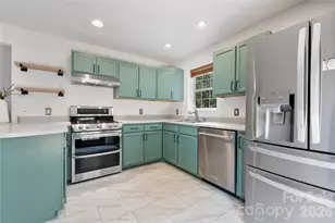 100 Carriage Hill Dr, Morganton, NC 28655 - Photo 15