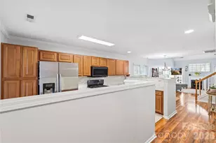 806 Rock Lake Glen, Fort Mill, SC 29715 - Photo 7