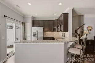 2433 Diplomat Ln, Charlotte, NC 28210 - Photo 3