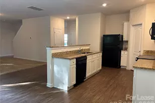 7617 Malden Park Dr, Charlotte, NC 28215 - Photo 9