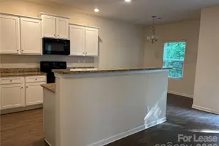 7617 Malden Park Dr, Charlotte, NC 28215 - Photo 7