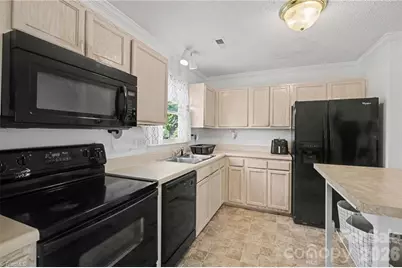 3904 Riverdale Road, Greensboro, NC 27406 - Photo 5