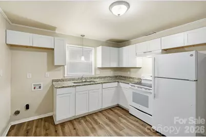 6805 Deanwood Place, Charlotte, NC 28217 - Photo 11