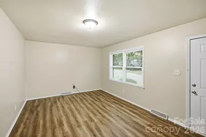 6805 Deanwood Place, Charlotte, NC 28217 - Photo 7