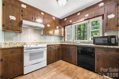 828 Manchester Street SW, Lenoir, NC 28645 - Photo 5
