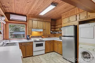 61 Bo Diddly Ln, Cedar Mountain, NC 28718 - Photo 25