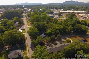 313 Gold St, Kings Mountain, NC 28086 - Photo 3