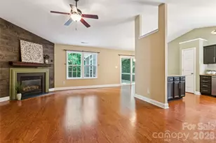1826 Wilburn Park Ln NW, Charlotte, NC 28269 - Photo 5