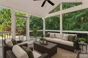 1826 Wilburn Park Ln NW, Charlotte, NC 28269 - Photo 33
