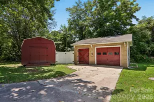 1153 Airport Rd, Flat Rock, NC 28731 - Photo 29