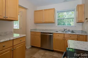 17 Pinecrest Dr, Asheville, NC 28803 - Photo 11