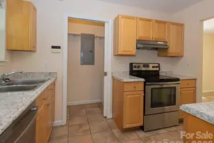 17 Pinecrest Dr, Asheville, NC 28803 - Photo 11