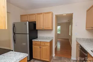 17 Pinecrest Dr, Asheville, NC 28803 - Photo 15
