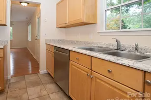 17 Pinecrest Dr, Asheville, NC 28803 - Photo 15