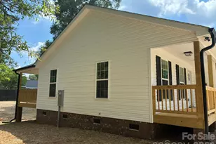 8 Wray St, York, SC 29745 - Photo 3