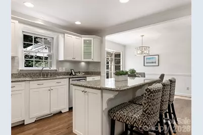 325 Stratfordshire Drive, Matthews, NC 28105 - Photo 17