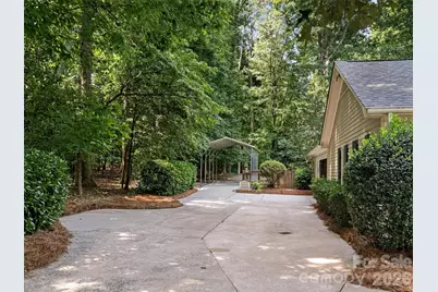325 Stratfordshire Drive, Matthews, NC 28105 - Photo 3