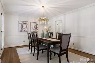 325 Stratfordshire Dr, Matthews, NC 28105 - Photo 7