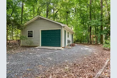 325 Stratfordshire Drive, Matthews, NC 28105 - Photo 43