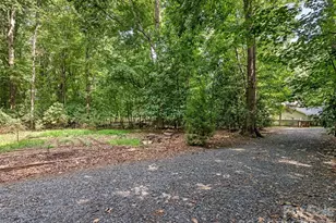 325 Stratfordshire Dr, Matthews, NC 28105 - Photo 41