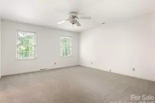325 Stratfordshire Dr, Matthews, NC 28105 - Photo 27