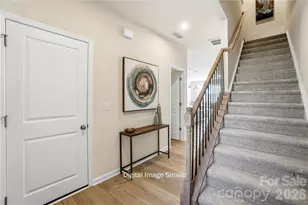5208 Wyes Oak Ln, Charlotte, NC 28269 - Photo 3