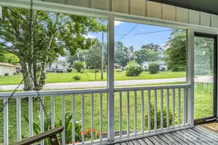 112 Resort St, Hendersonville, NC 28792 - Photo 9