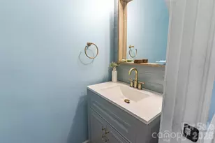 4131 Beauvista Dr, Charlotte, NC 28269 - Photo 19