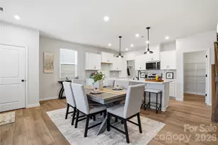 5205 Wyes Oak Ln, Charlotte, NC 28269 - Photo 5