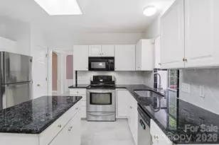7533 Lady Bank Dr, Charlotte, NC 28269 - Photo 9