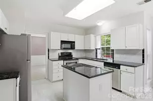 7533 Lady Bank Dr, Charlotte, NC 28269 - Photo 13