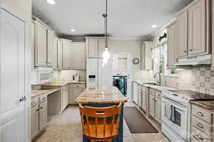 915 Ostwalt Amity Rd, Statesville, NC 28677 - Photo 11