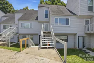 1050 21st Ave NW, Hickory, NC 28601 - Photo 1