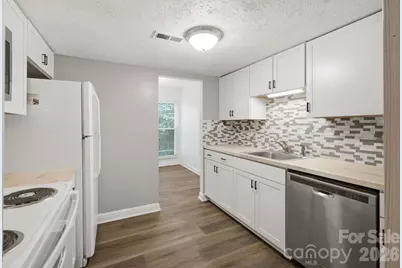1050 21st Avenue NW #6, Hickory, NC 28601 - Photo 15