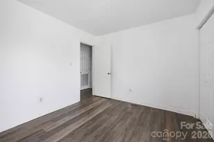 1050 21st Ave NW, Hickory, NC 28601 - Photo 29