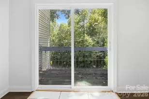 1050 21st Ave NW, Hickory, NC 28601 - Photo 9