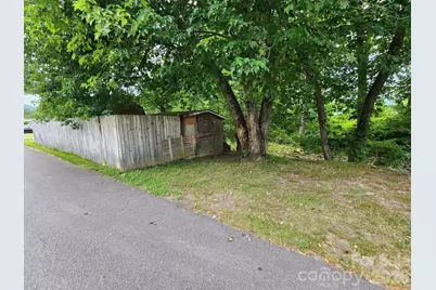 345 Hyatt Street, Waynesville, NC 28786 - Photo 17